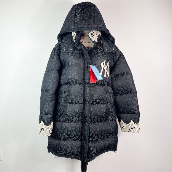 GUCCI NWT Women's NY Yankees Jacquard Lace Trim Long Puffer Coat Black Size L - Picture 5 of 16